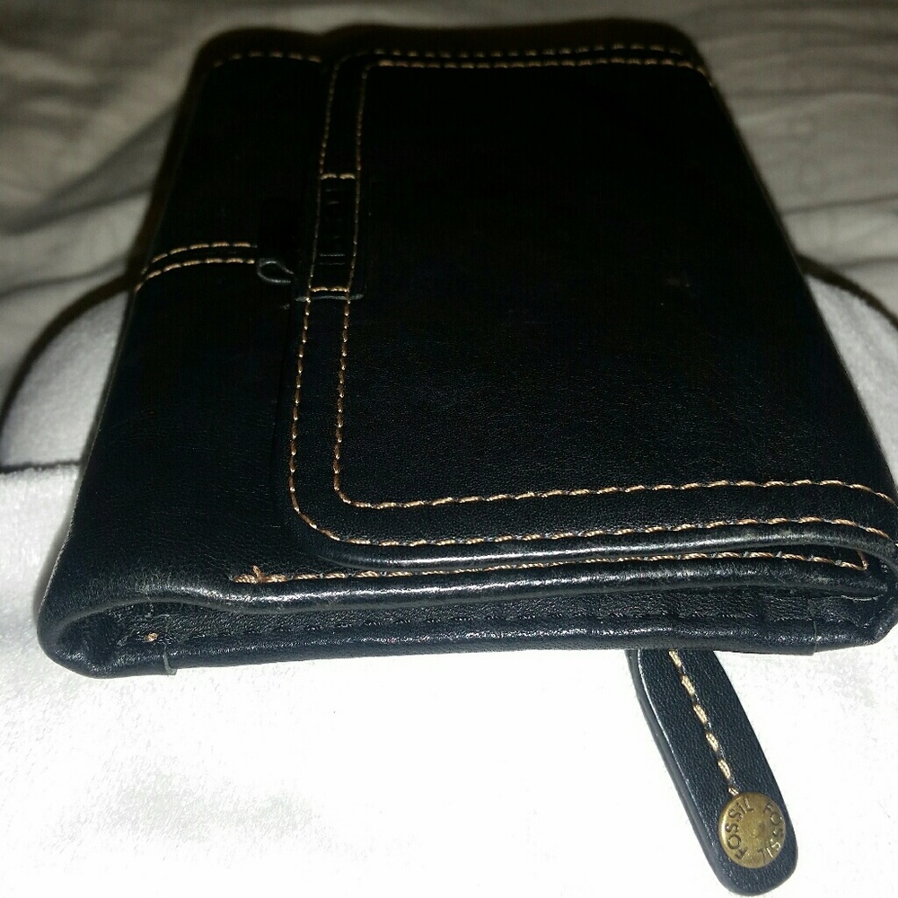 FOSSIL LEATHER wallet - Picture 4 of 5